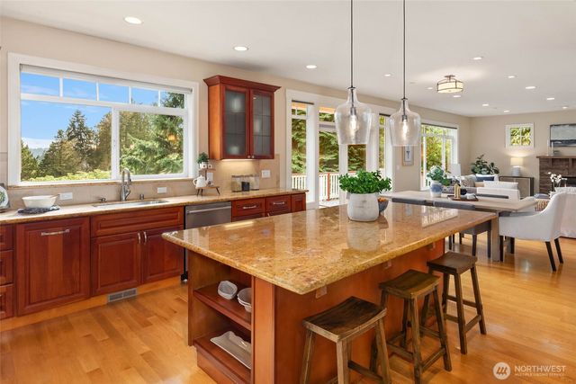 17122 32nd Avenue NE, Lake Forest Park, WA 98155