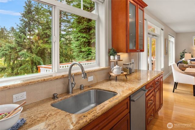 17122 32nd Avenue NE, Lake Forest Park, WA 98155