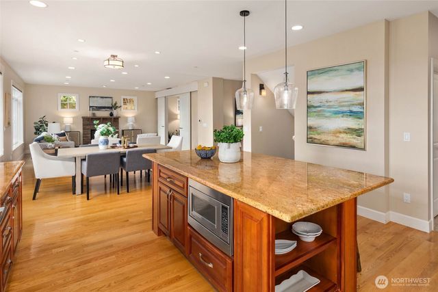 17122 32nd Avenue NE, Lake Forest Park, WA 98155