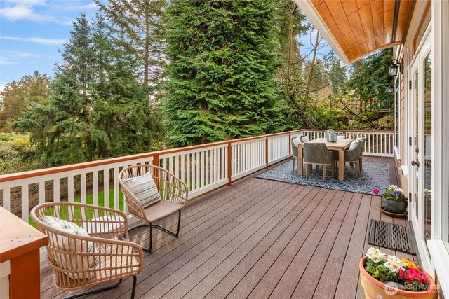 17122 32nd Avenue NE, Lake Forest Park, WA 98155