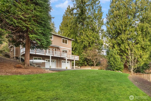 17122 32nd Avenue NE, Lake Forest Park, WA 98155