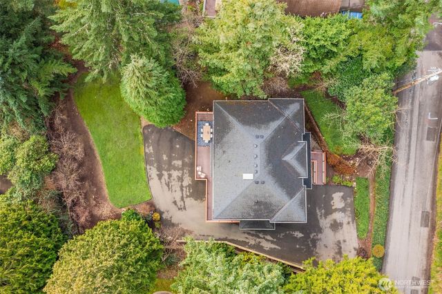 17122 32nd Avenue NE, Lake Forest Park, WA 98155