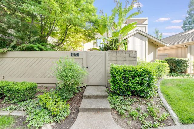 1973 Discovery Village Ln, Gold River, CA 95670