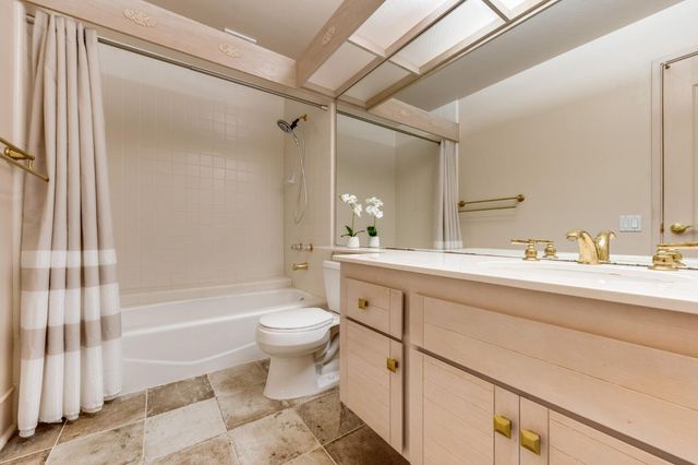 1973 Discovery Village Ln, Gold River, CA 95670