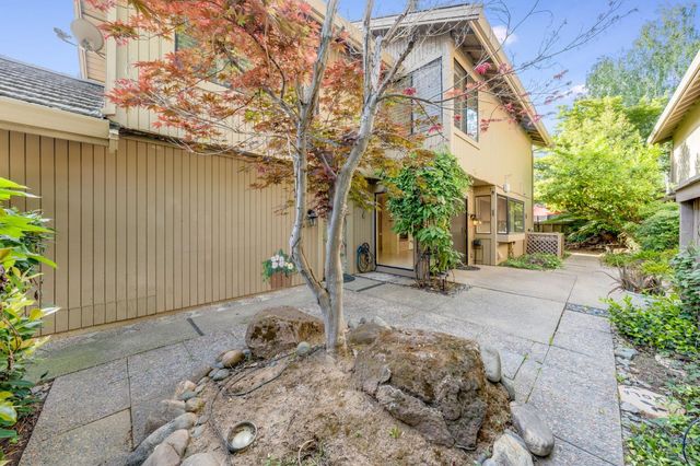 1973 Discovery Village Ln, Gold River, CA 95670