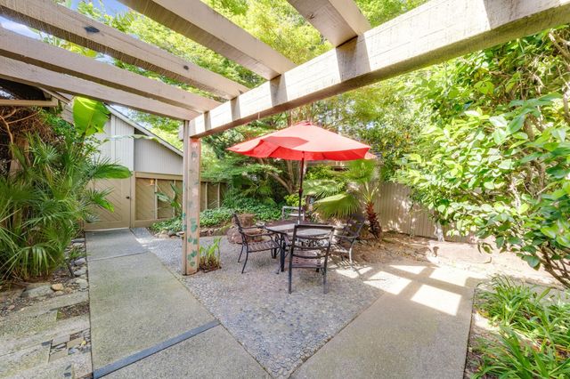 1973 Discovery Village Ln, Gold River, CA 95670