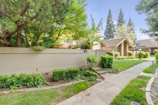 1973 Discovery Village Ln, Gold River, CA 95670