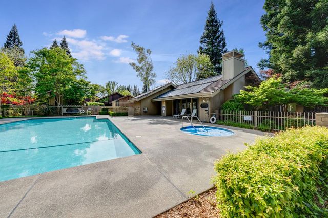 1973 Discovery Village Ln, Gold River, CA 95670