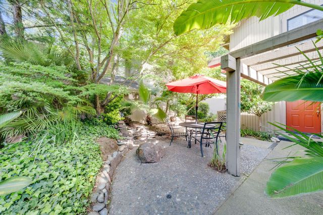 1973 Discovery Village Ln, Gold River, CA 95670