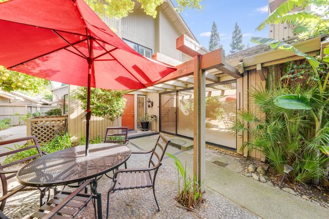 1973 Discovery Village Ln, Gold River, CA 95670