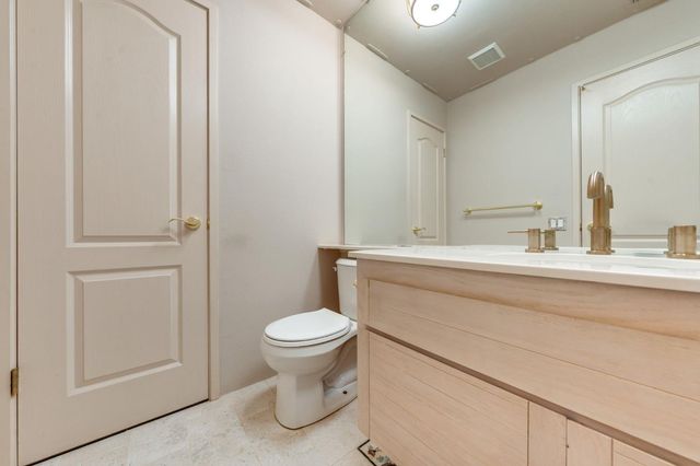 1973 Discovery Village Ln, Gold River, CA 95670