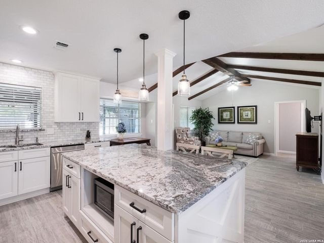 7215 Sulky, San Antonio, TX 78240