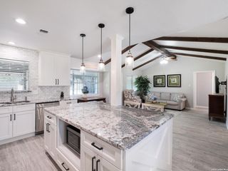 7215 Sulky, San Antonio, TX 78240