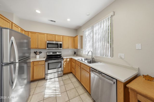 19535 N CARRIAGE Lane, Surprise, AZ 85374