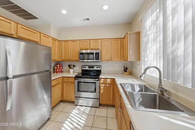 19535 N CARRIAGE Lane, Surprise, AZ 85374