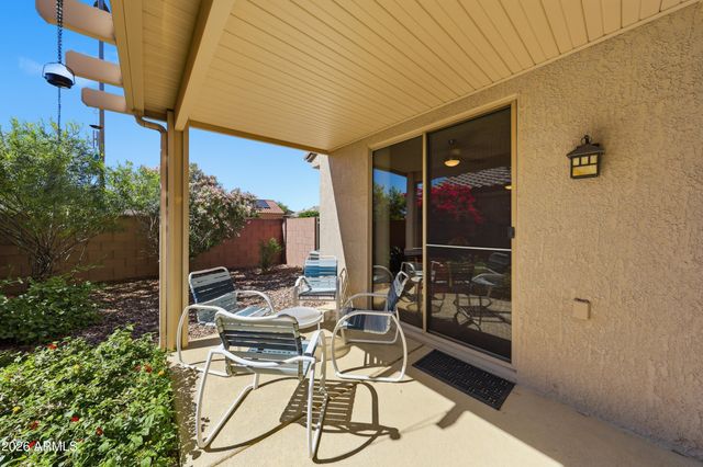 19535 N CARRIAGE Lane, Surprise, AZ 85374