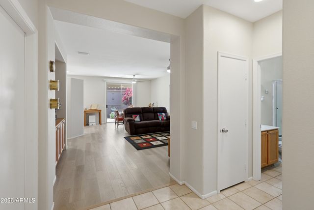 19535 N CARRIAGE Lane, Surprise, AZ 85374