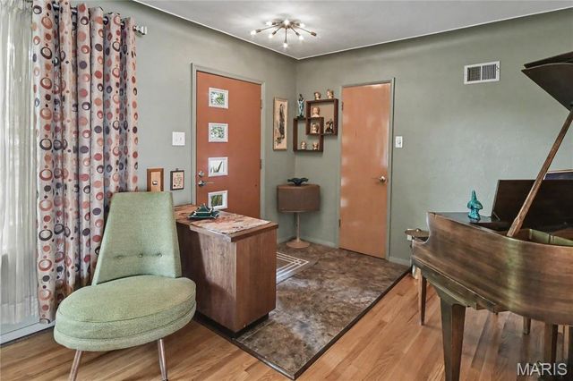 6205 Clifton Avenue, St Louis, MO 63109