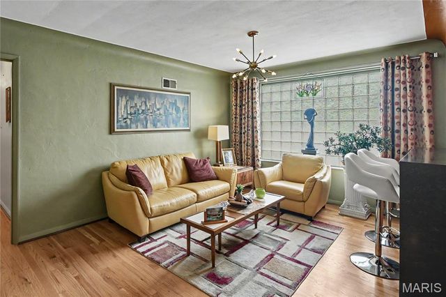 6205 Clifton Avenue, St Louis, MO 63109