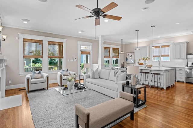 1008 E 7th Street, Houston, TX 77009