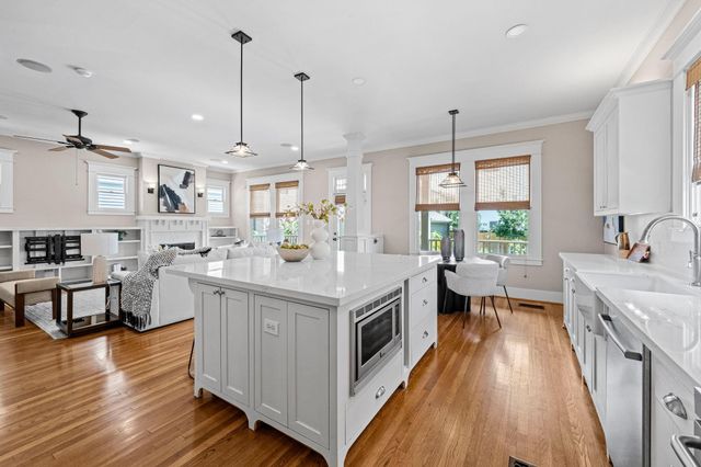 1008 E 7th Street, Houston, TX 77009