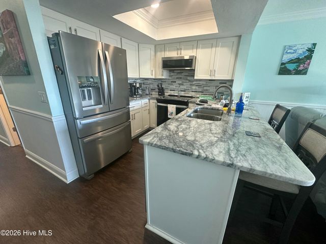 918 N New River Drive 422, Holly Ridge, NC 28445