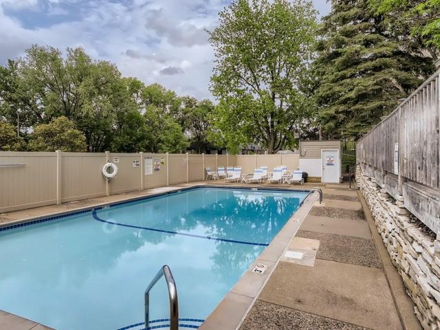 4530 Park Commons Drive 119, Saint Louis Park, MN 55416