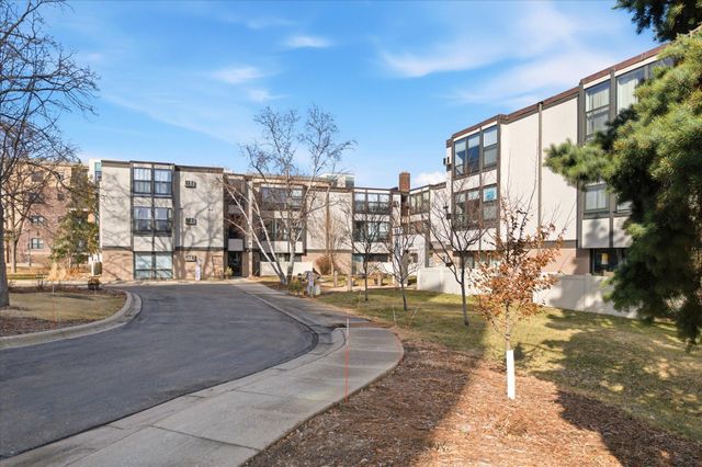 4530 Park Commons Drive 119, Saint Louis Park, MN 55416