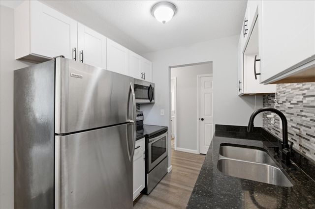 4530 Park Commons Drive 119, Saint Louis Park, MN 55416