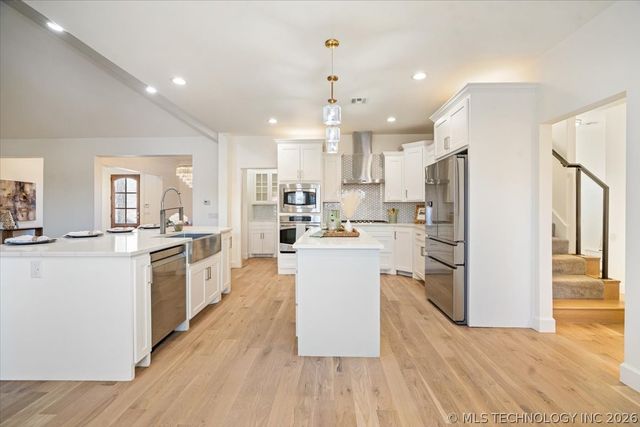 7160 Bluebird Court, Owasso, OK 74055