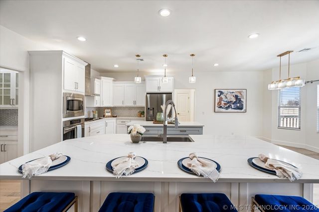 7160 Bluebird Court, Owasso, OK 74055