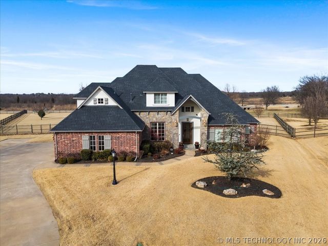 7160 Bluebird Court, Owasso, OK 74055