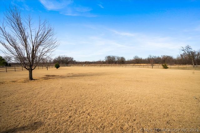 7160 Bluebird Court, Owasso, OK 74055