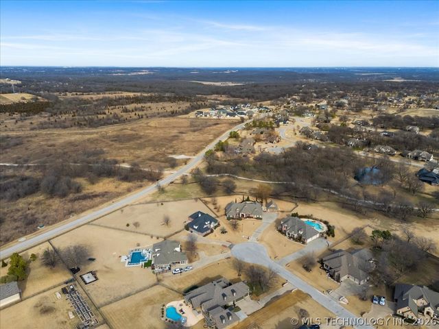 7160 Bluebird Court, Owasso, OK 74055