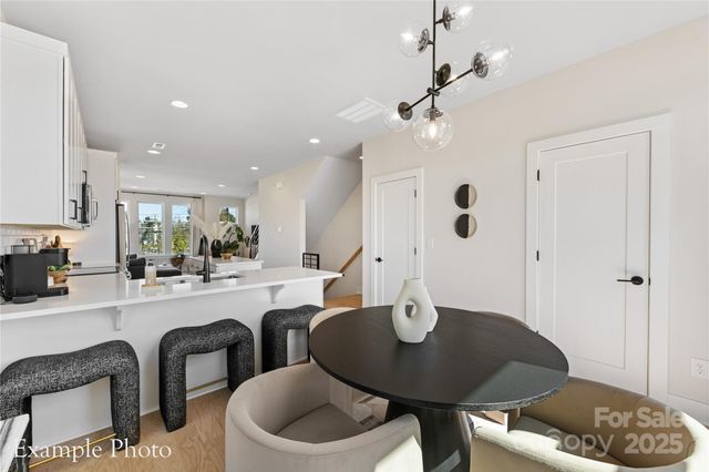 554 Rountree Road 12, Charlotte, NC 28217