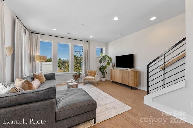 554 Rountree Road 12, Charlotte, NC 28217