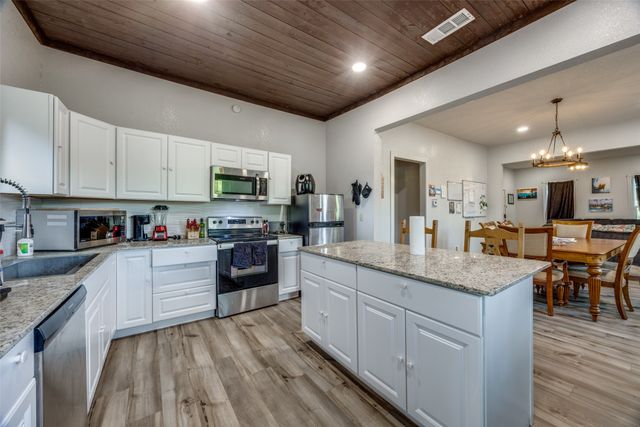 725 S Walnut Street, Sherman, TX 75090