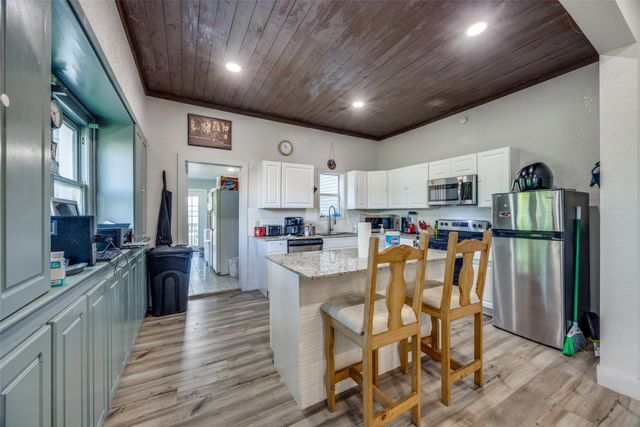 725 S Walnut Street, Sherman, TX 75090