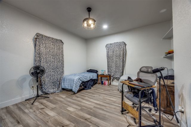 725 S Walnut Street, Sherman, TX 75090