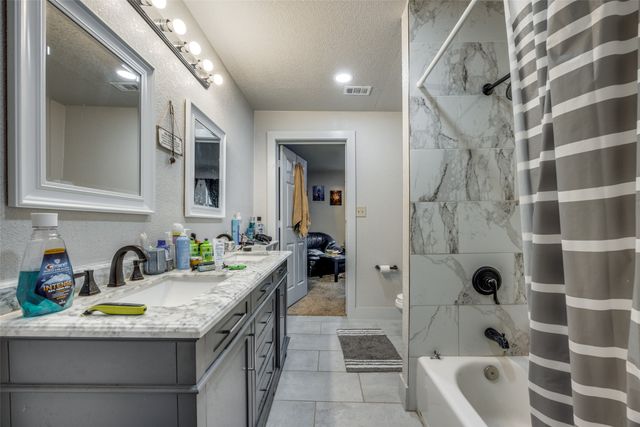 725 S Walnut Street, Sherman, TX 75090