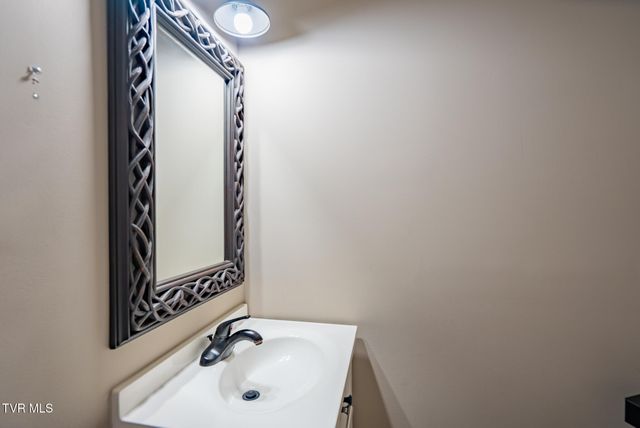 5925 Cochise Trail, Kingsport, TN 37664