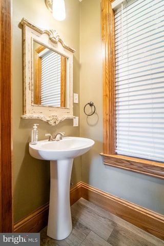 81 LONGSTOWN RD, York, PA 17402