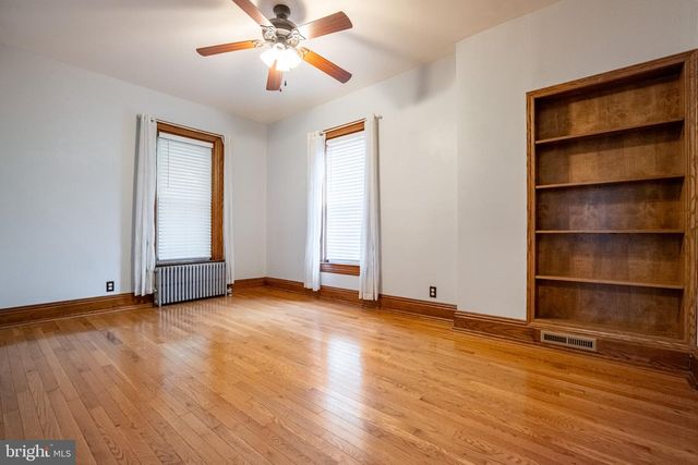 81 LONGSTOWN RD, York, PA 17402
