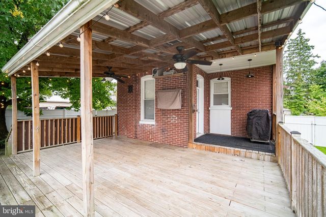 81 LONGSTOWN RD, York, PA 17402