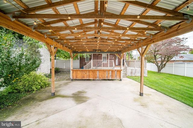 81 LONGSTOWN RD, York, PA 17402