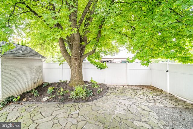 81 LONGSTOWN RD, York, PA 17402
