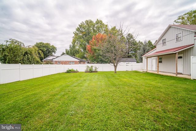 81 LONGSTOWN RD, York, PA 17402