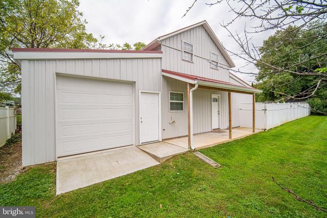 81 LONGSTOWN RD, York, PA 17402