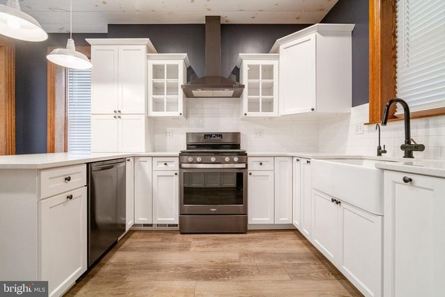 81 LONGSTOWN RD, York, PA 17402