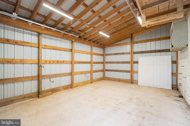 81 LONGSTOWN RD, York, PA 17402